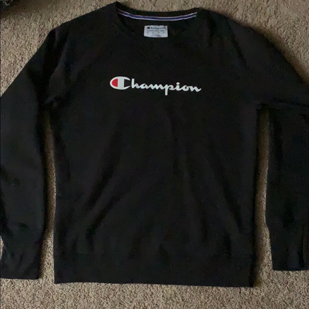 M long sleeved CHAMPION crewneck!